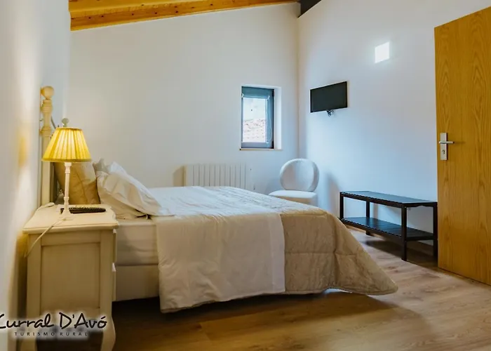 Curral D Avo & Летний дом Cacarelhos