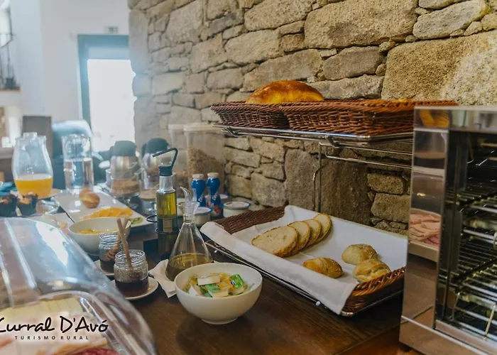 Curral D Avo & * Cacarelhos